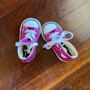 Little girls high top Converse